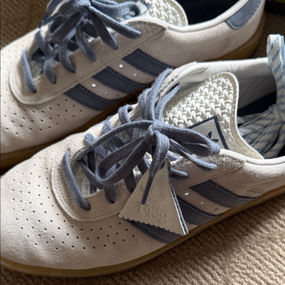 KITHxCLARKS ADIDAS - Picture 2 of 12